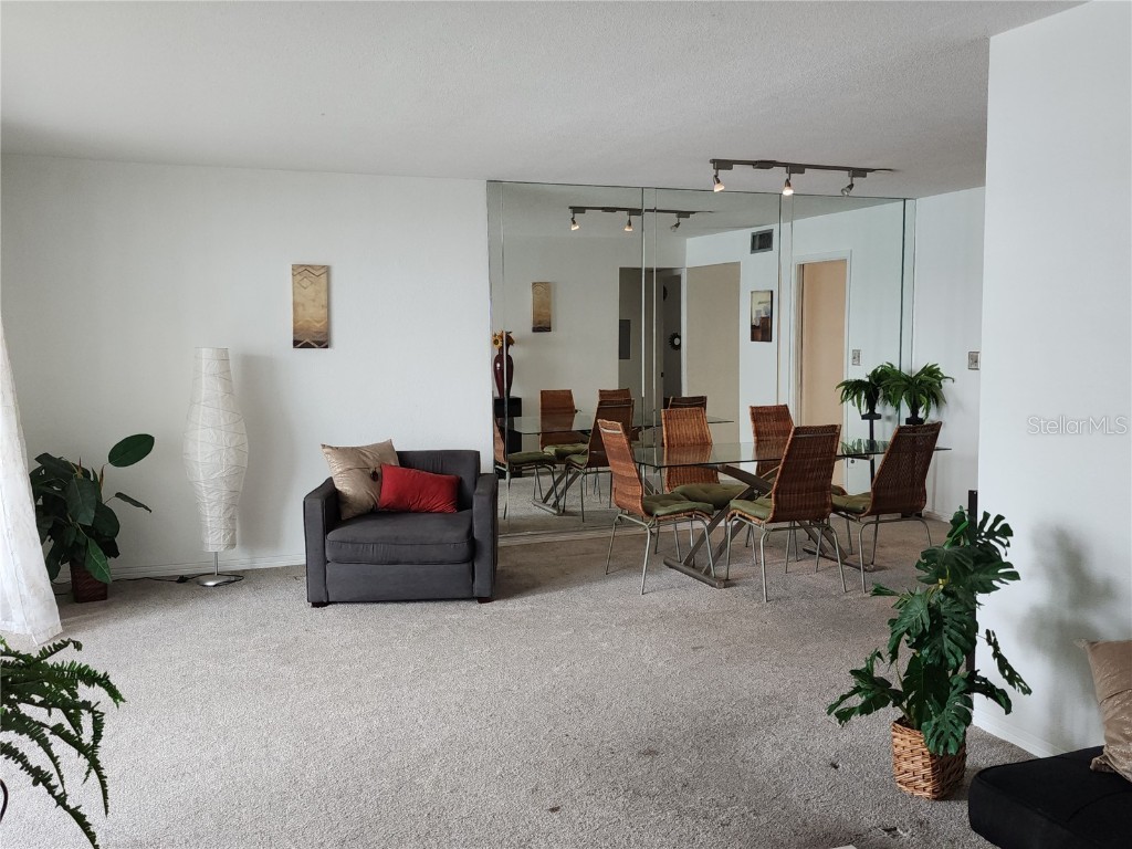 5155 9th Avenue N #206 B Saint Petersburg FL 33710 TB8391283 image2
