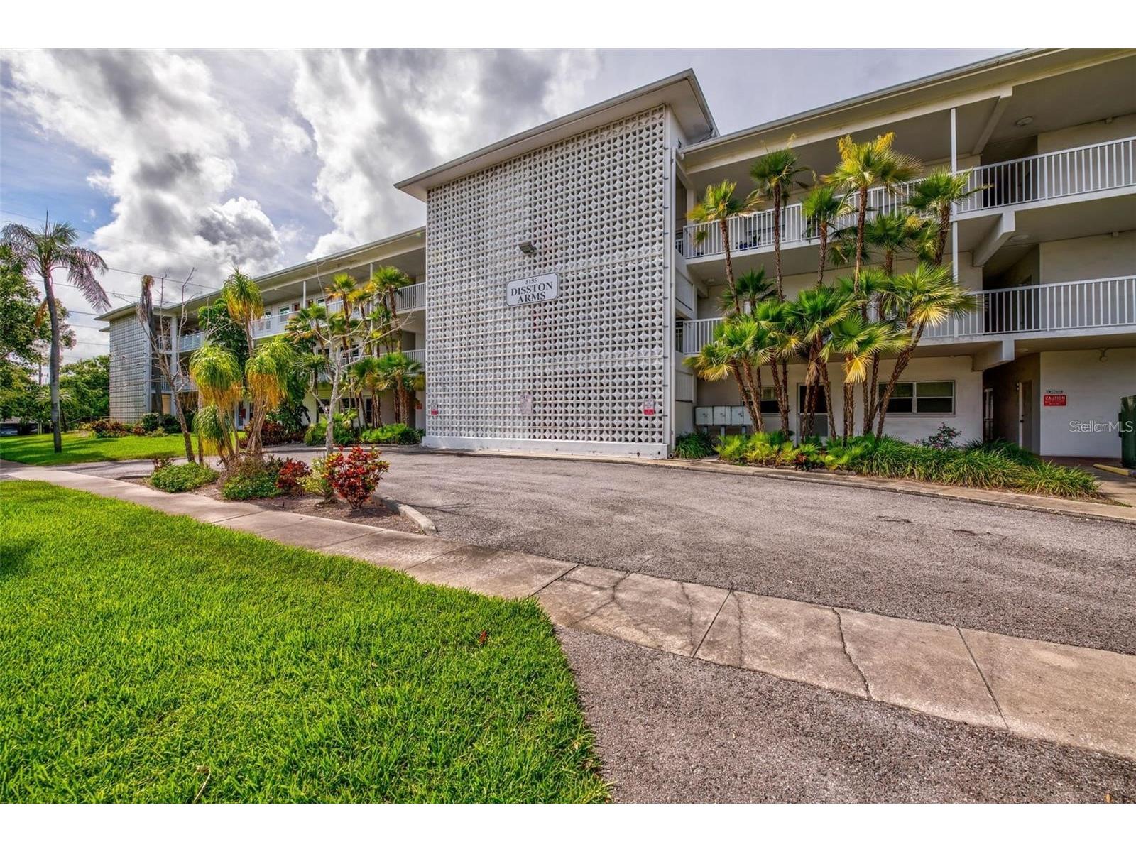 5155 9th Avenue N #302 Saint Petersburg FL 33710 TB8522903 image1