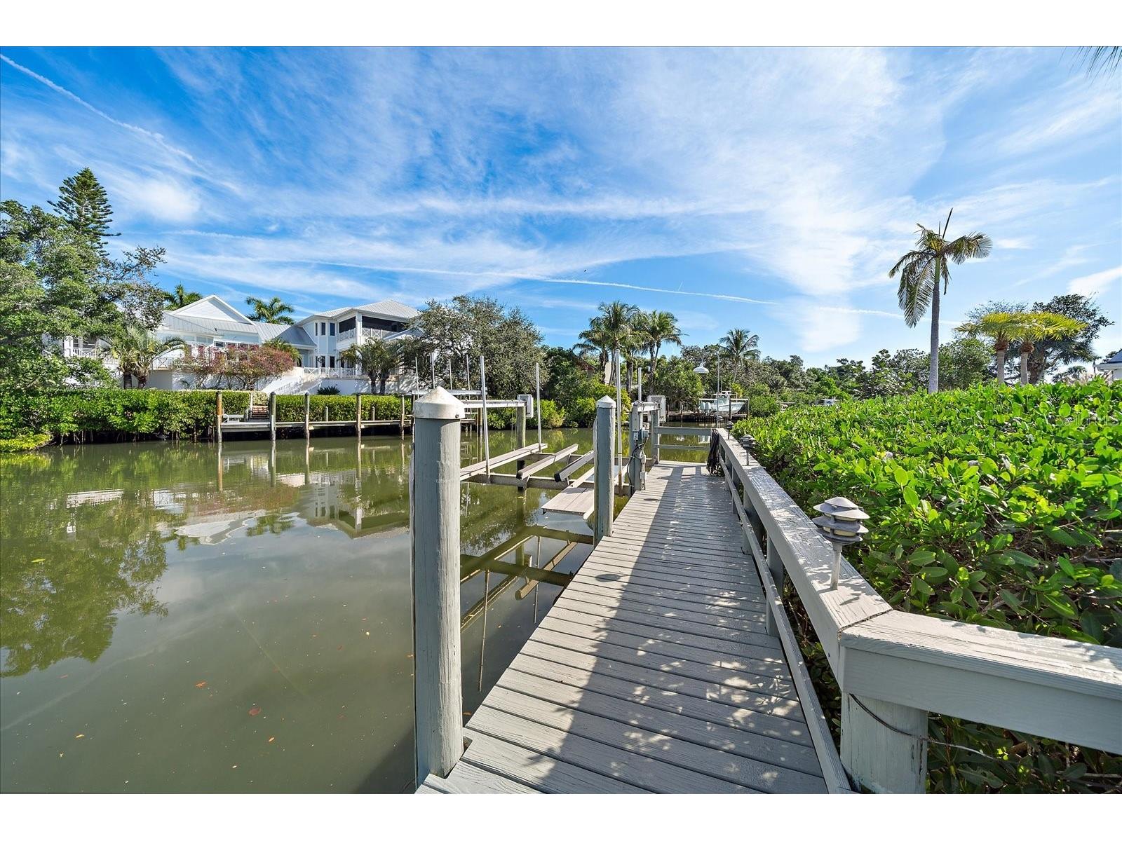 5155 Hidden Harbor Road Sarasota FL 34242 - ROBERTS BAY G5107159 image12