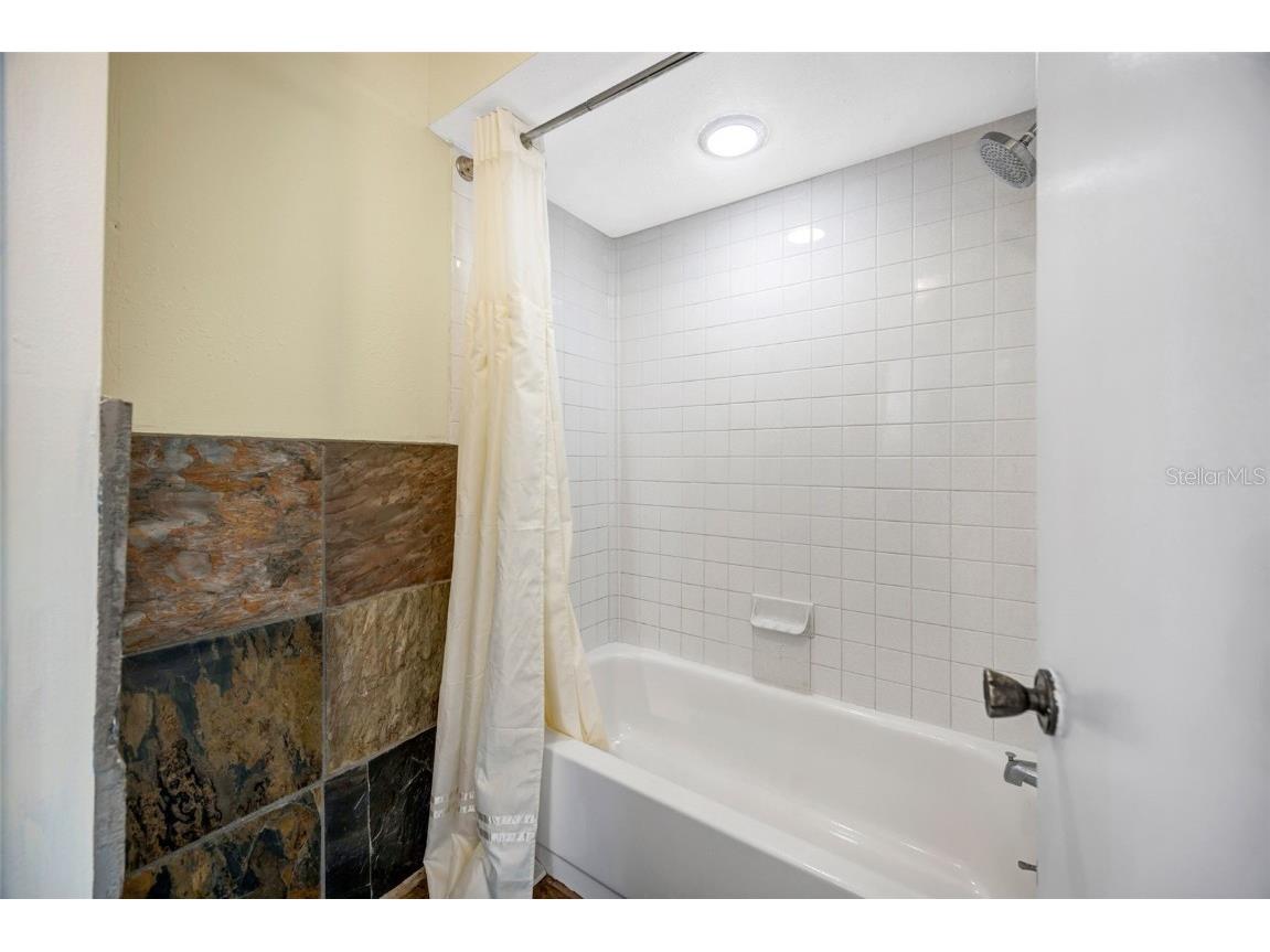 5155 Puritan Circle #1021 Tampa FL 33617 TB8452304 image23