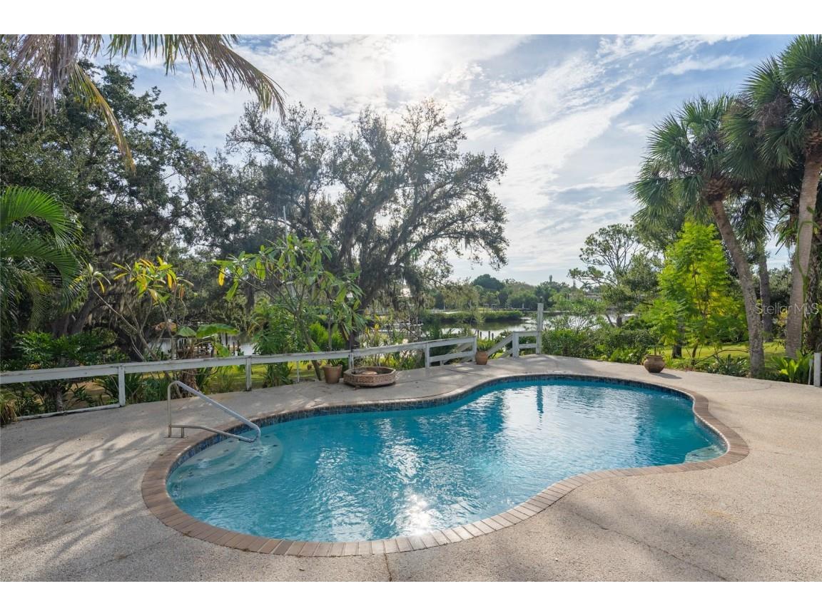 5155 Riverwood Avenue Sarasota FL 34231 - PHILLIPPI CREEK A4676129 image39