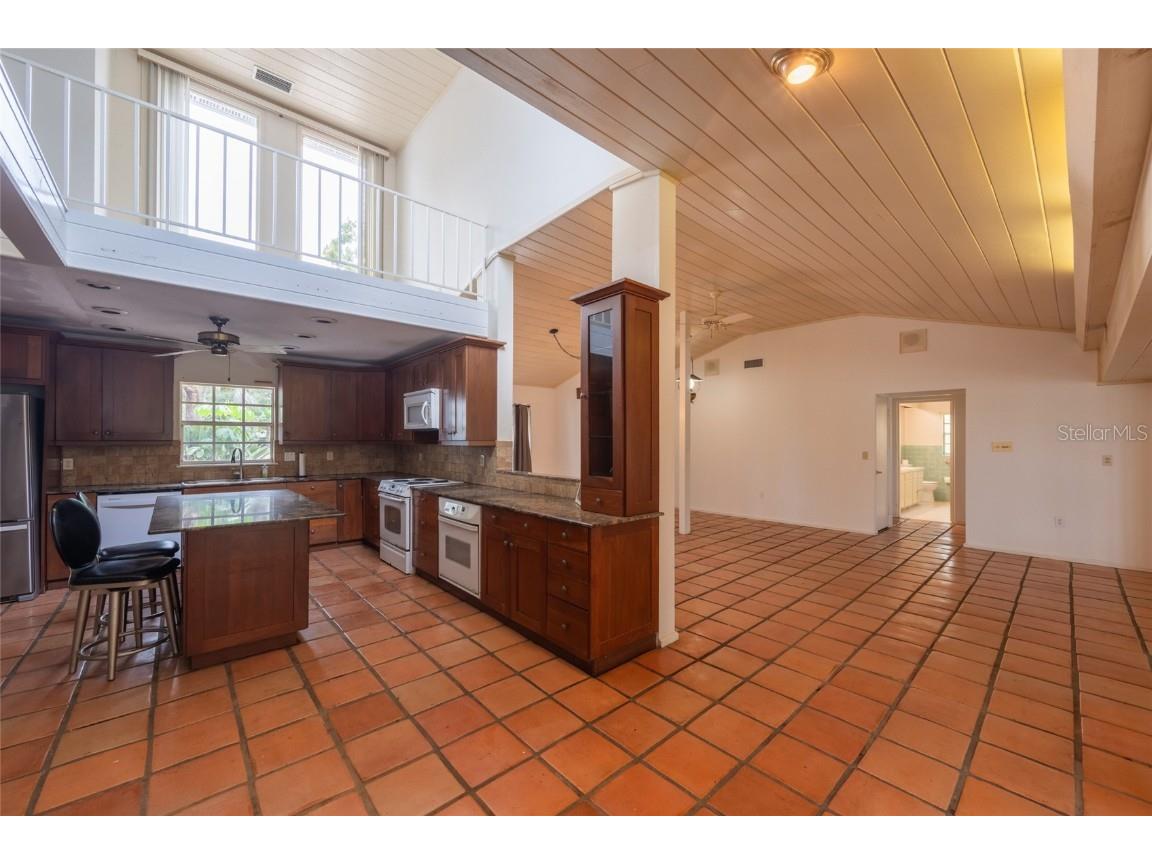 5155 Riverwood Avenue Sarasota FL 34231 - PHILLIPPI CREEK A4676129 image9