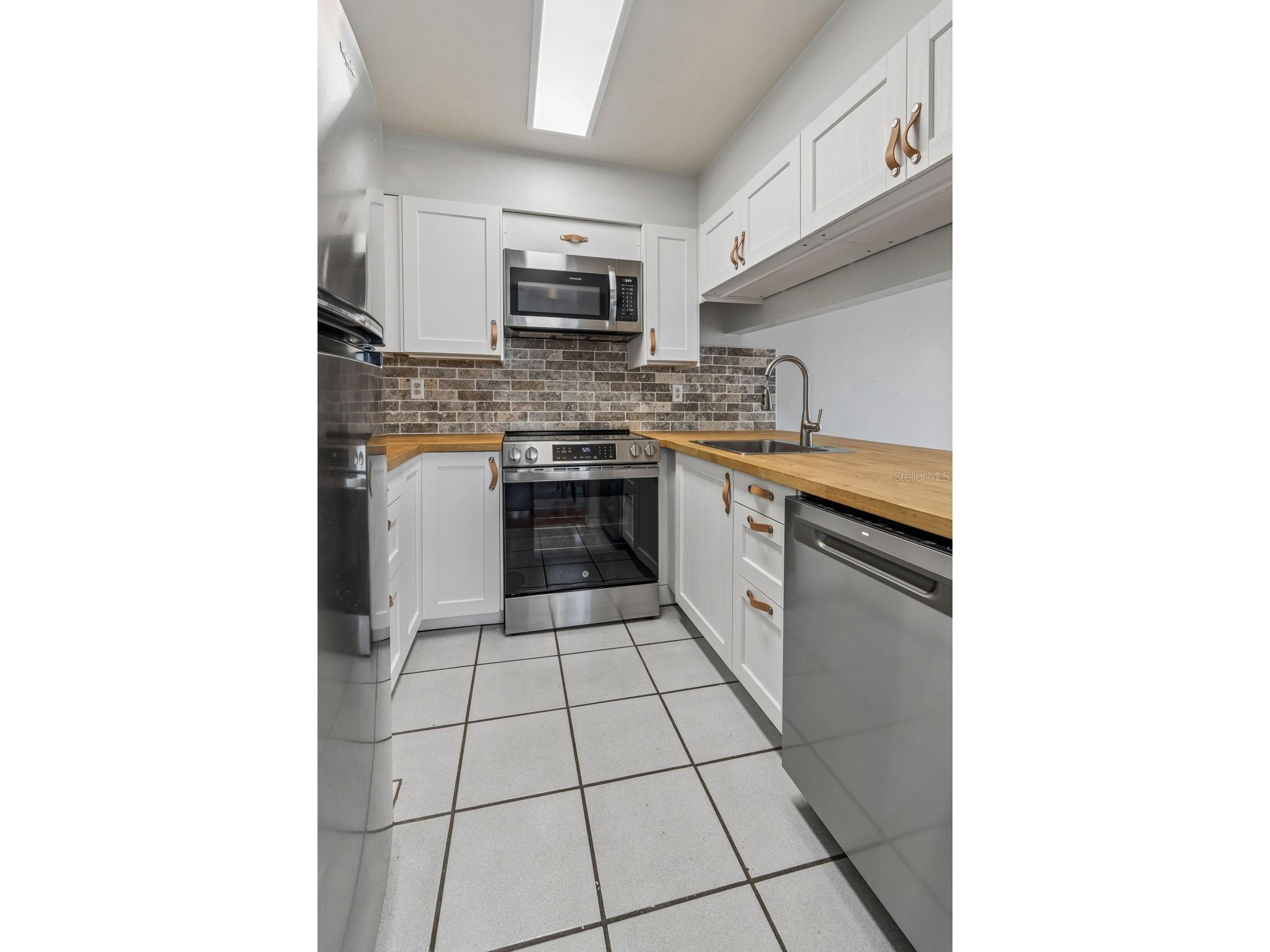 5156 Sunridge Palms Drive Tampa FL 33617 TB8500526 image21
