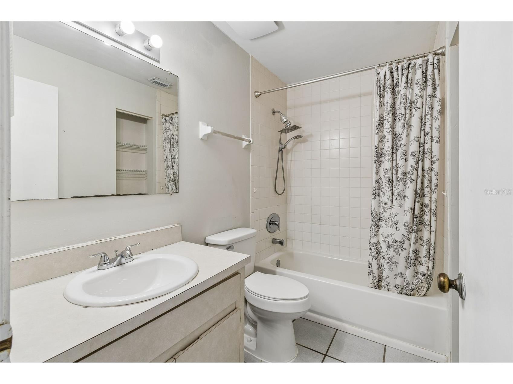 5156 Sunridge Palms Drive Tampa FL 33617 TB8500526 image25