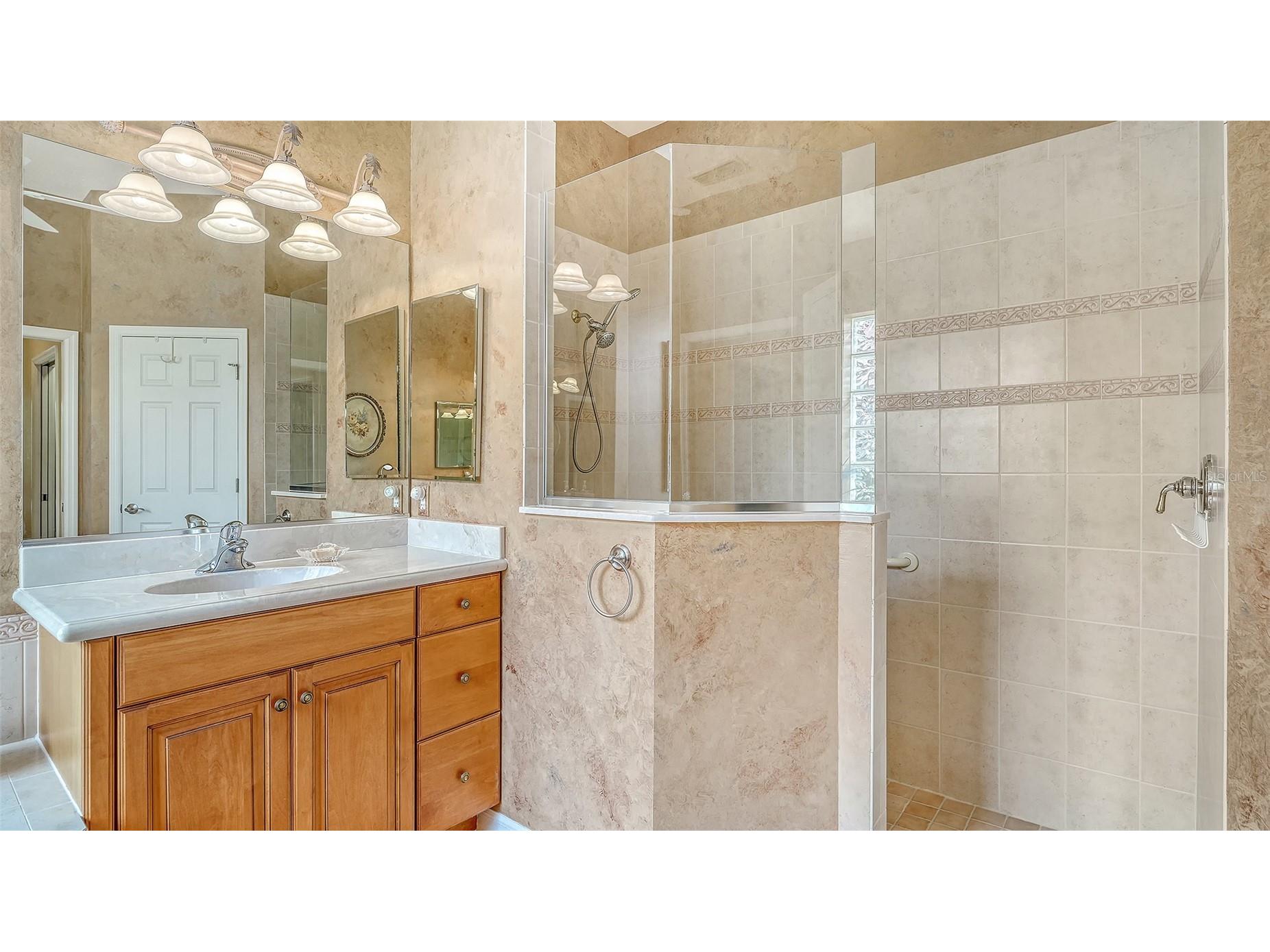 5157 Cote Du Rhone Way Sarasota FL 34238 A4694778 image28