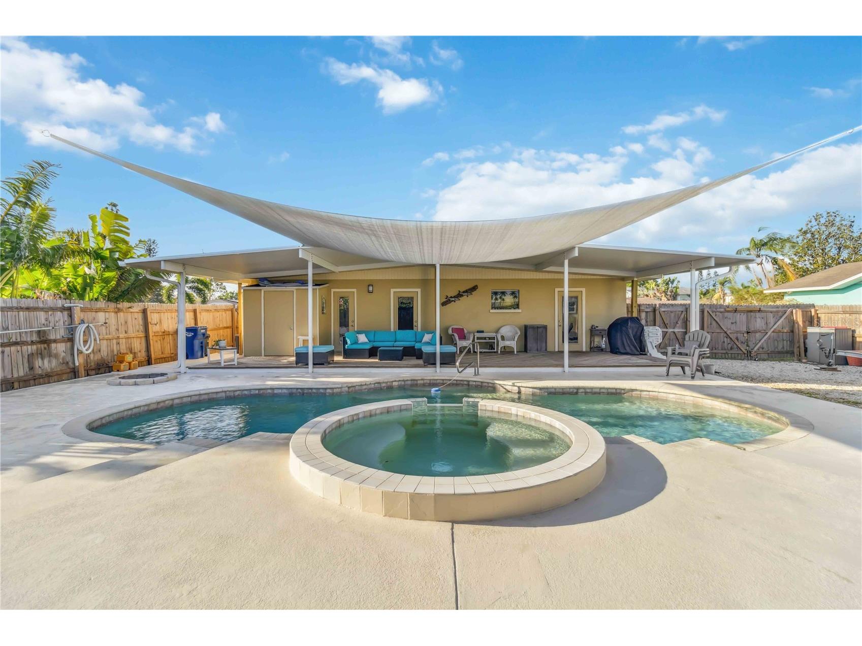 516 45th Street Court W Palmetto FL 34221 A4647712 image1