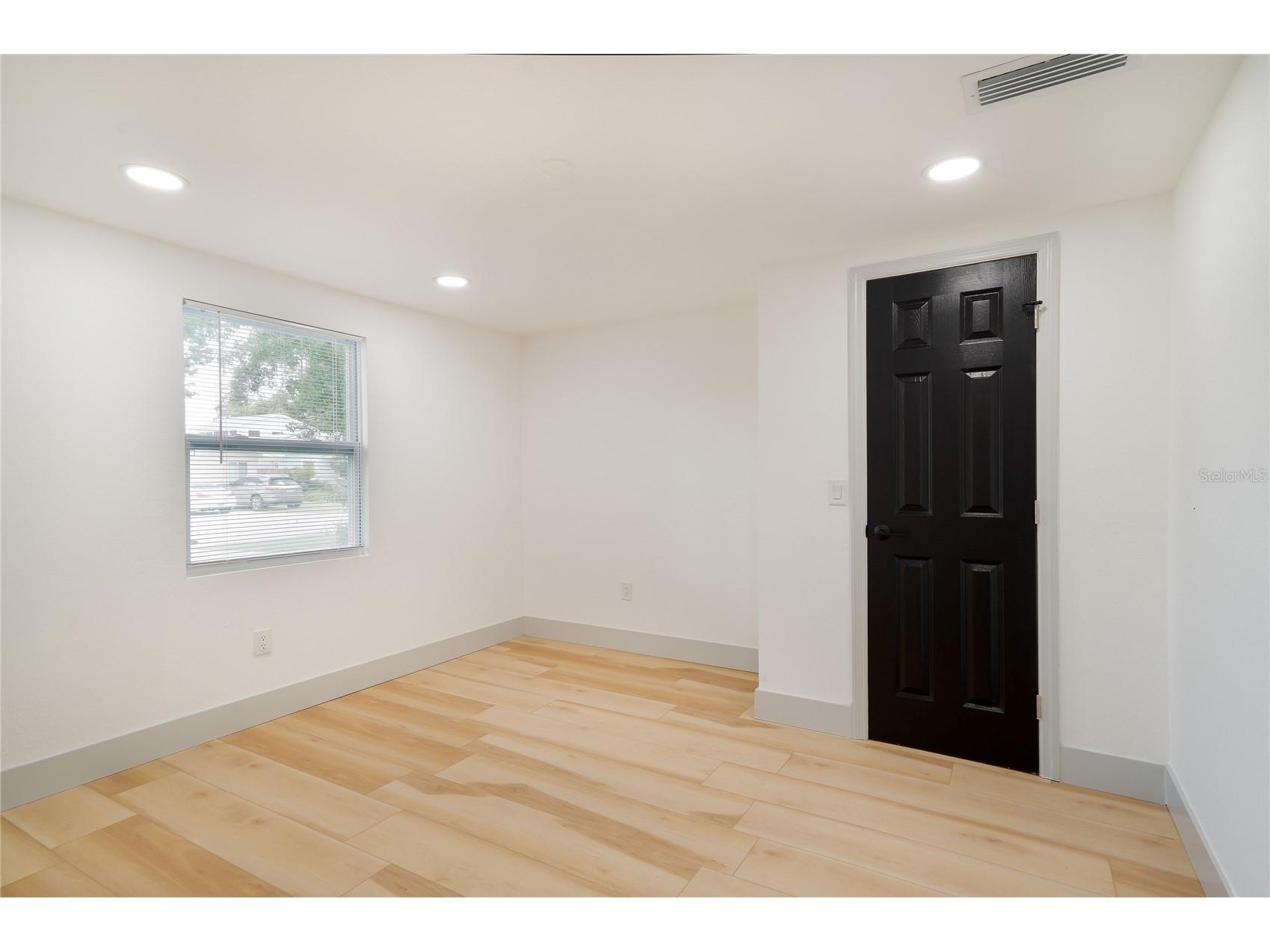 516 5th Avenue NE Largo FL 33770 TB8504972 image22