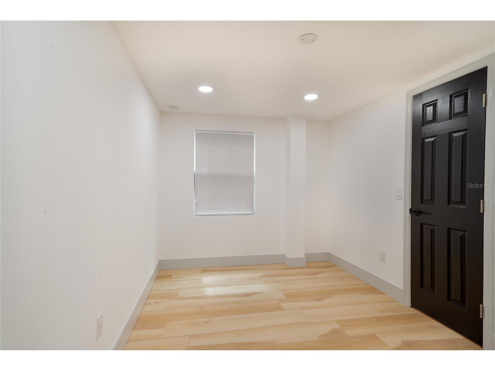 516 5th Avenue NE Largo FL 33770 TB8504972 image24