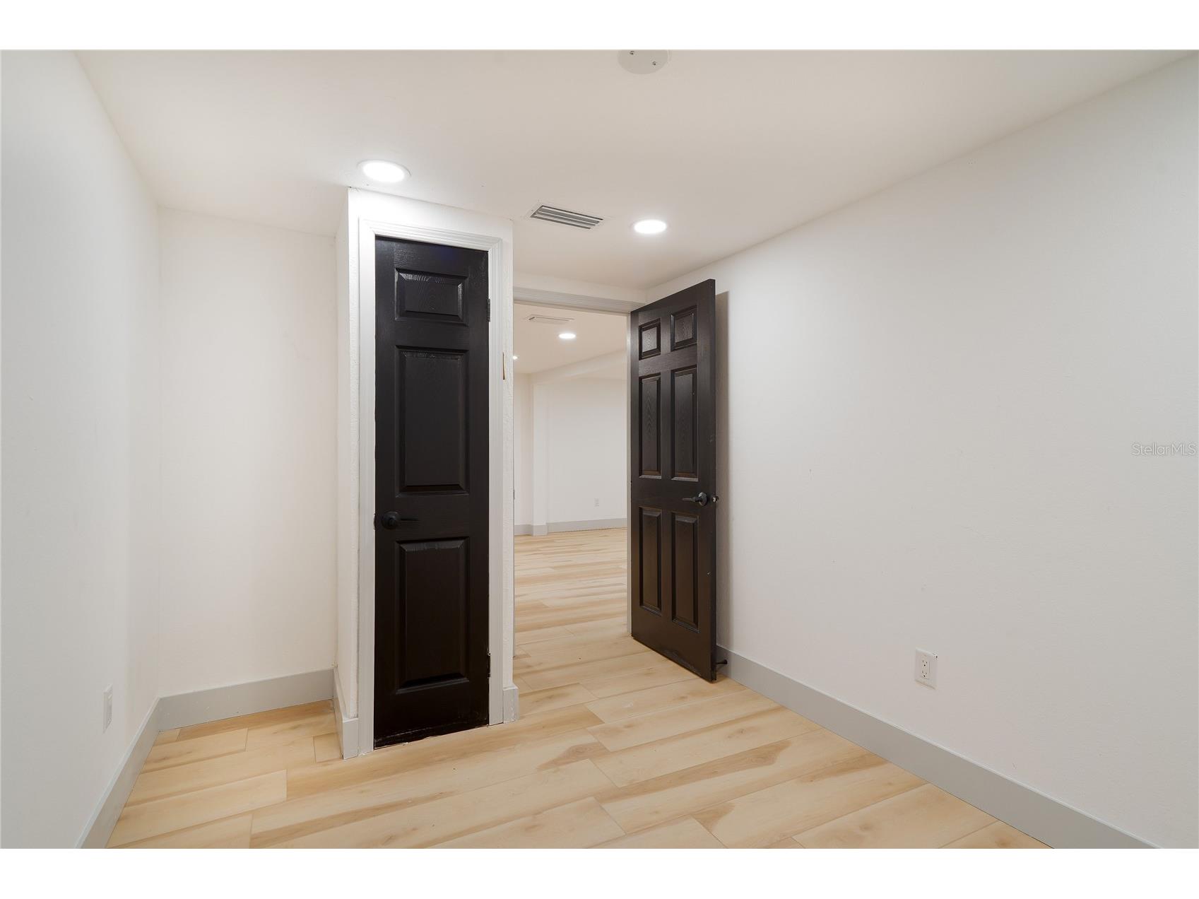 516 5th Avenue NE Largo FL 33770 TB8504972 image25