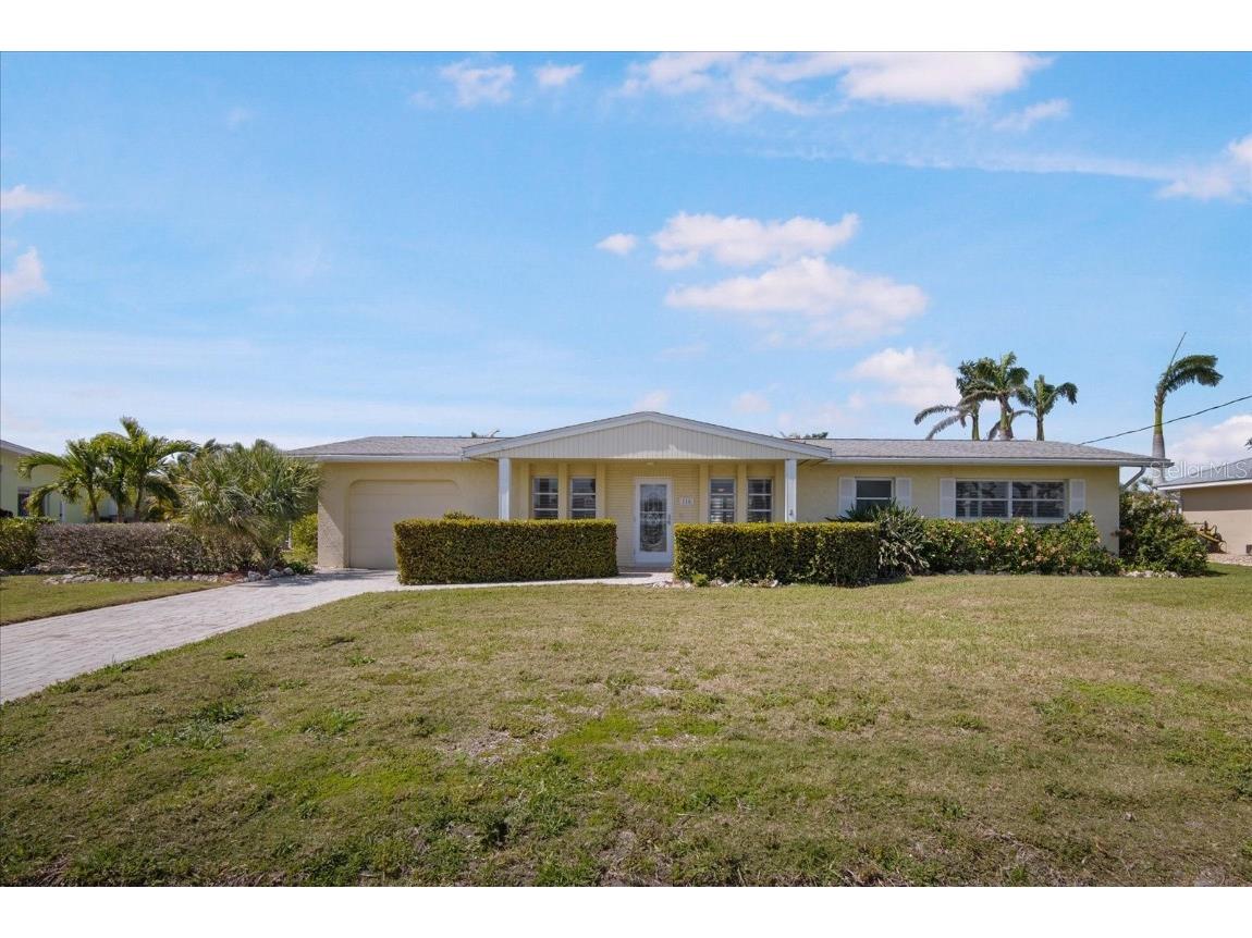 516 71st Street Holmes Beach FL 34217 A4646877 image1