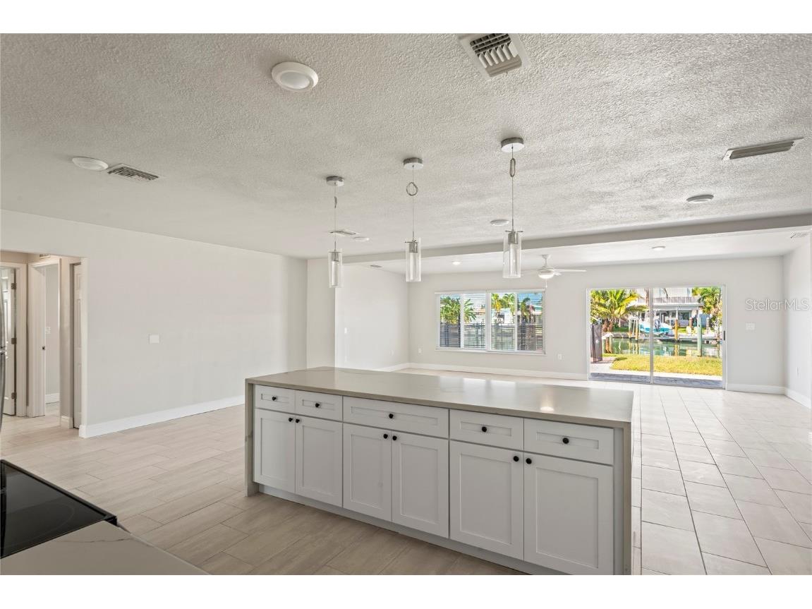 516 Crystal Drive Madeira Beach FL 33708 TB8439054 image11