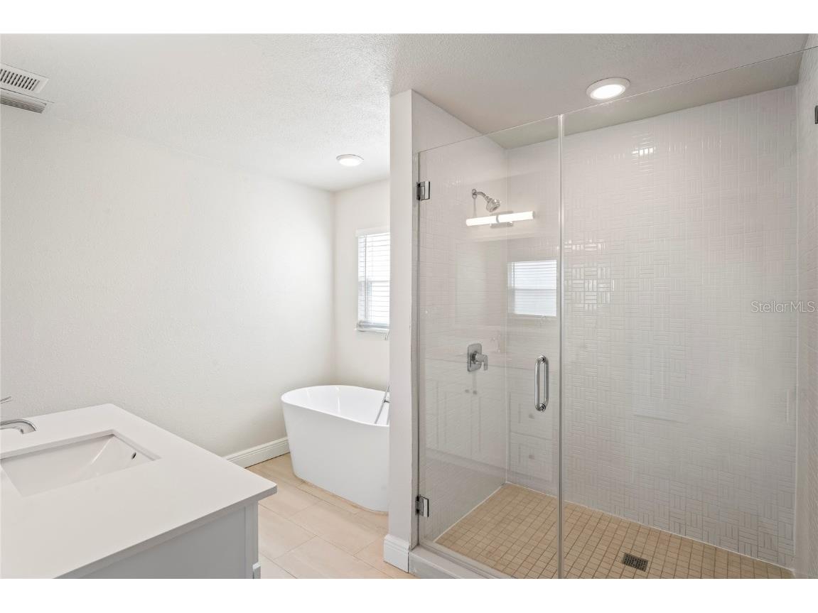 516 Crystal Drive Madeira Beach FL 33708 TB8439054 image16