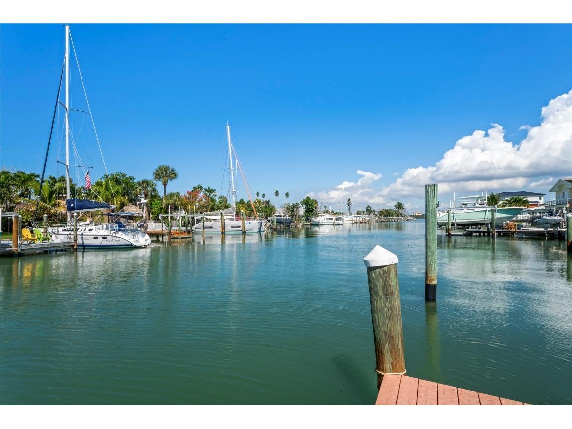 516 Crystal Drive Madeira Beach FL 33708 TB8439054 image2