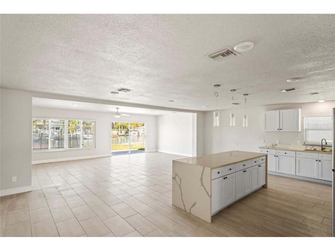 516 Crystal Drive Madeira Beach FL 33708 TB8439054 image5