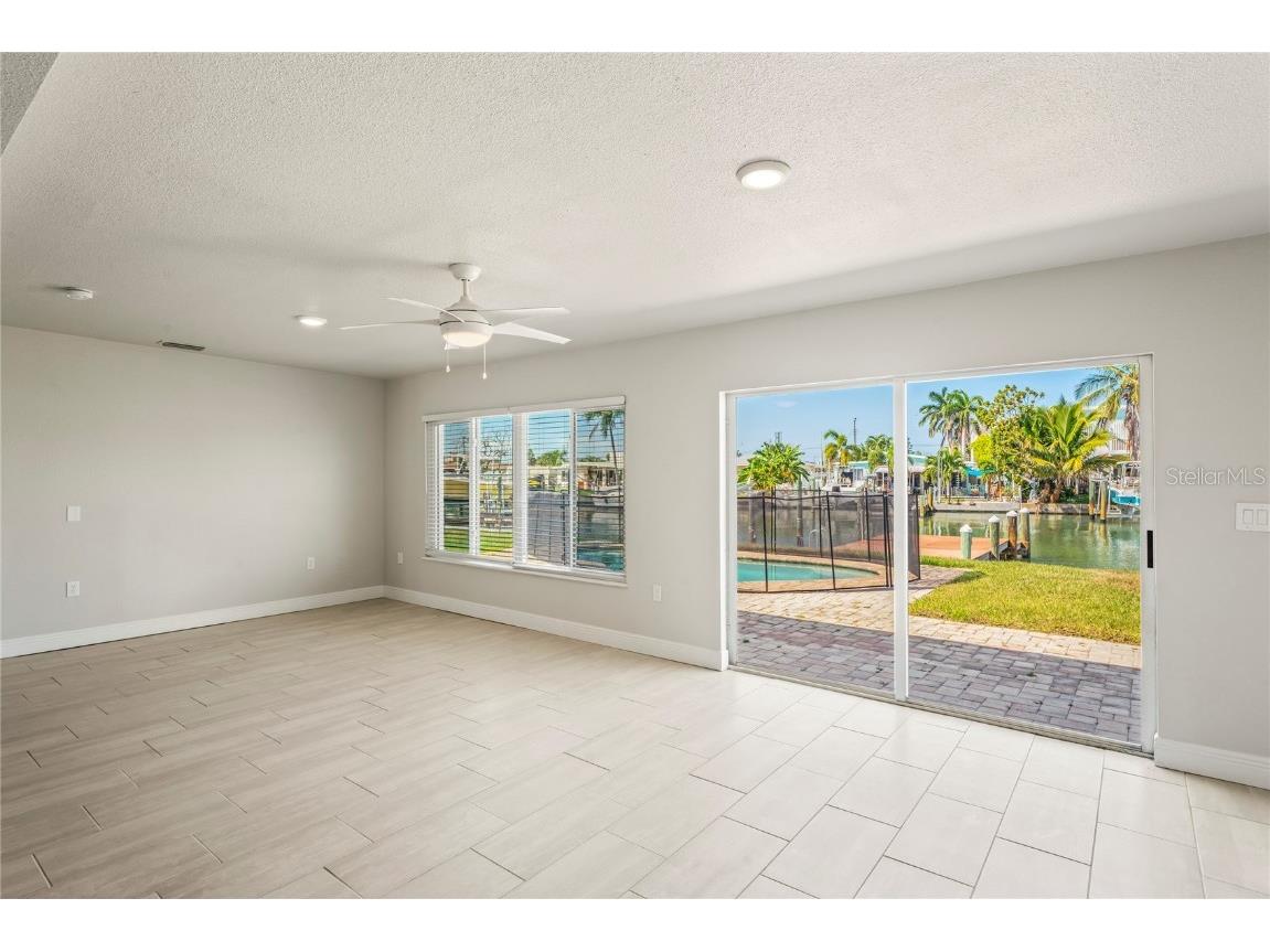 516 Crystal Drive Madeira Beach FL 33708 TB8439054 image7