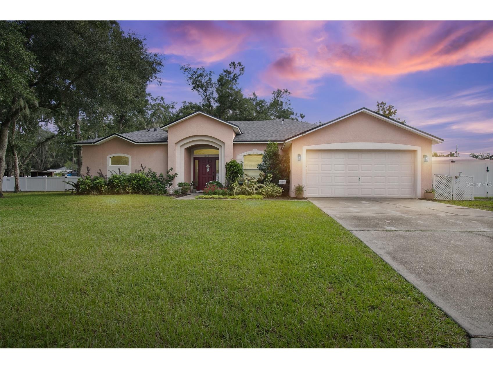 516 Grace Avenue Deland FL 32724 V4945109 image1