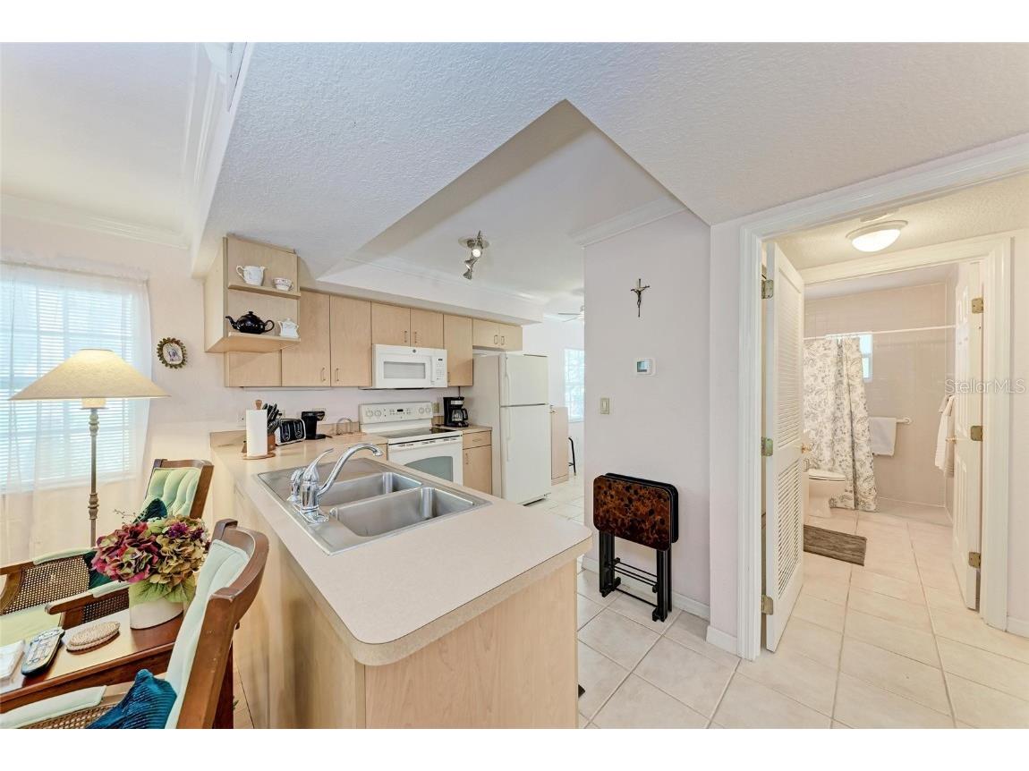 516 Howard Court Sarasota FL 34236 A4660708 image12