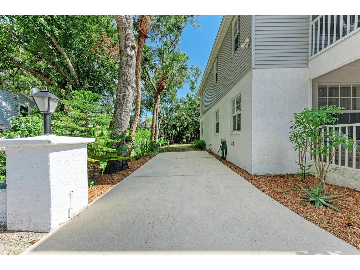 516 Howard Court Sarasota FL 34236 A4660708 image5