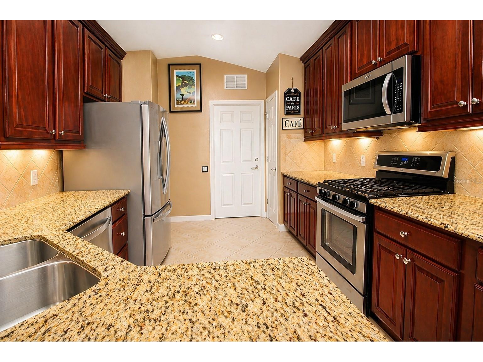 516 Lago Loop Davenport FL 33837 G5111436 image3