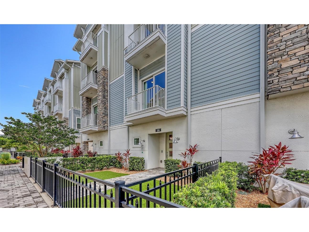 516 Laurel Park Drive Sarasota FL 34236 A4658672 image1