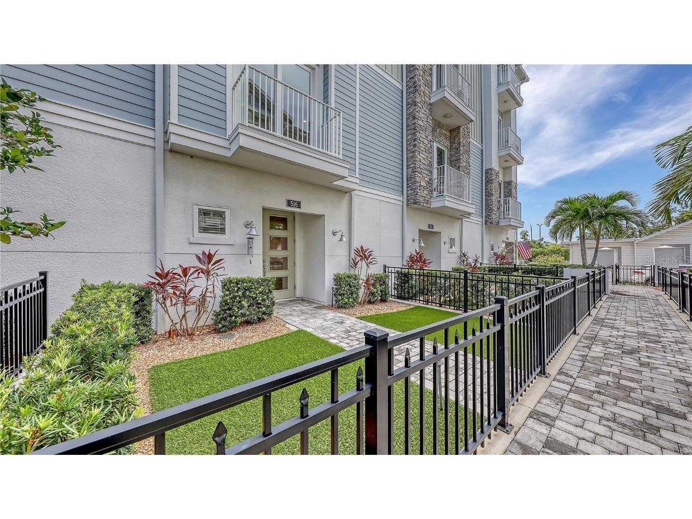 516 Laurel Park Drive Sarasota FL 34236 A4658672 image2