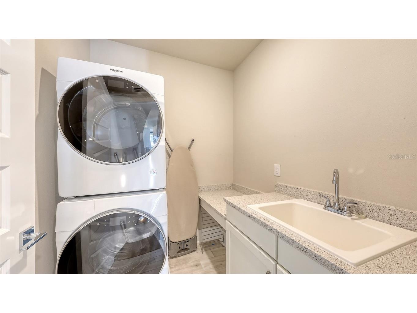 516 Laurel Park Drive Sarasota FL 34236 A4658672 image32