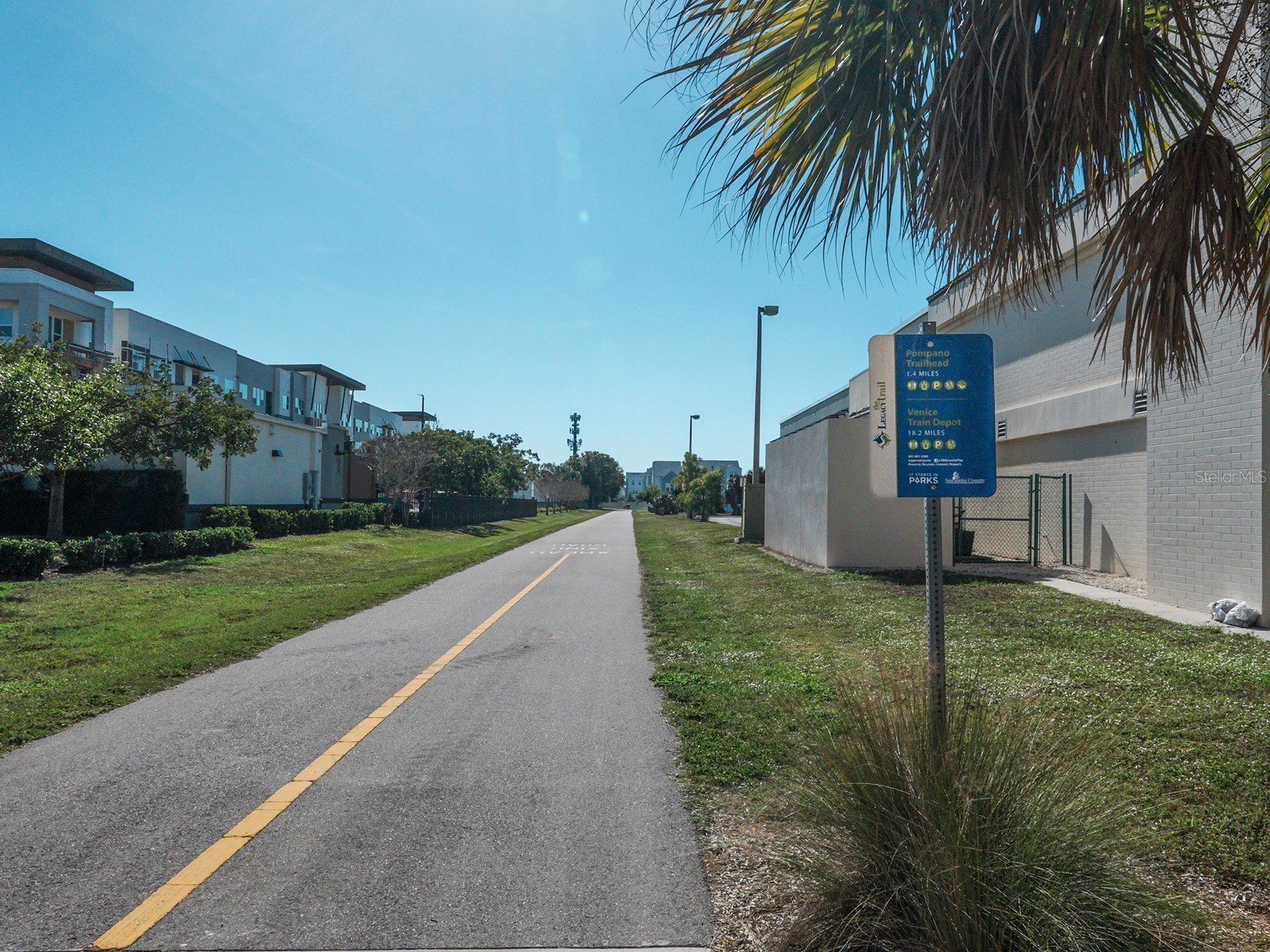 516 Laurel Park Drive Sarasota FL 34236 A4677304 image100