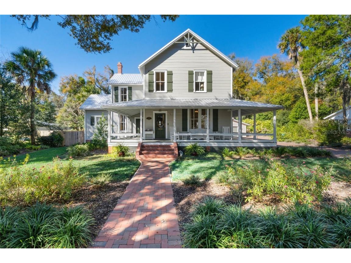 516 N Clara Avenue Deland FL 32720 V4934905 image1