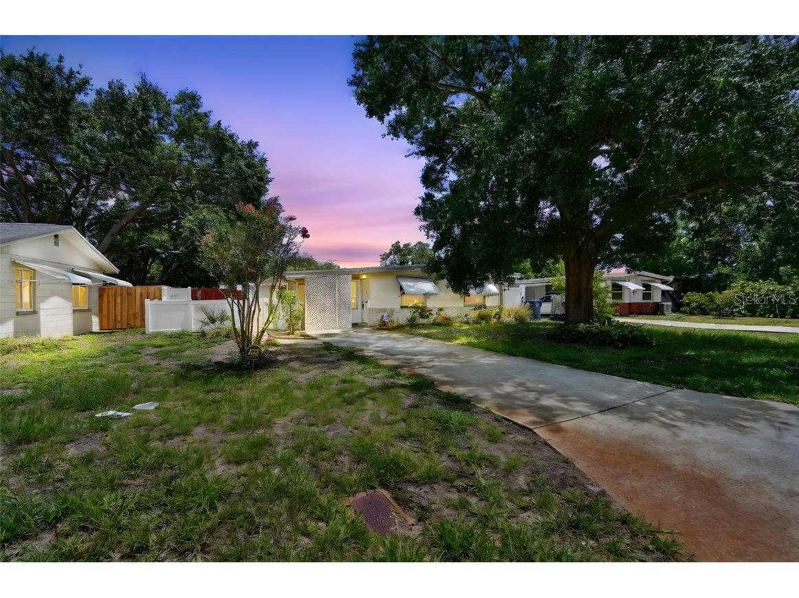 516 Northmoor Avenue N Saint Petersburg FL 33702 TB8396685 image1