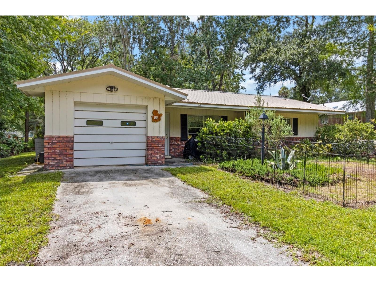 516 S Tuck Point Inverness FL 34450 - CANAL / WITHLACOOCHEE RIVER TB8411867 image1