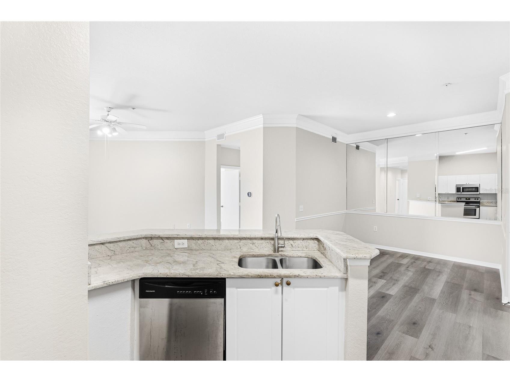 5160 Northridge Road #301 Sarasota FL 34238 A4686600 image7