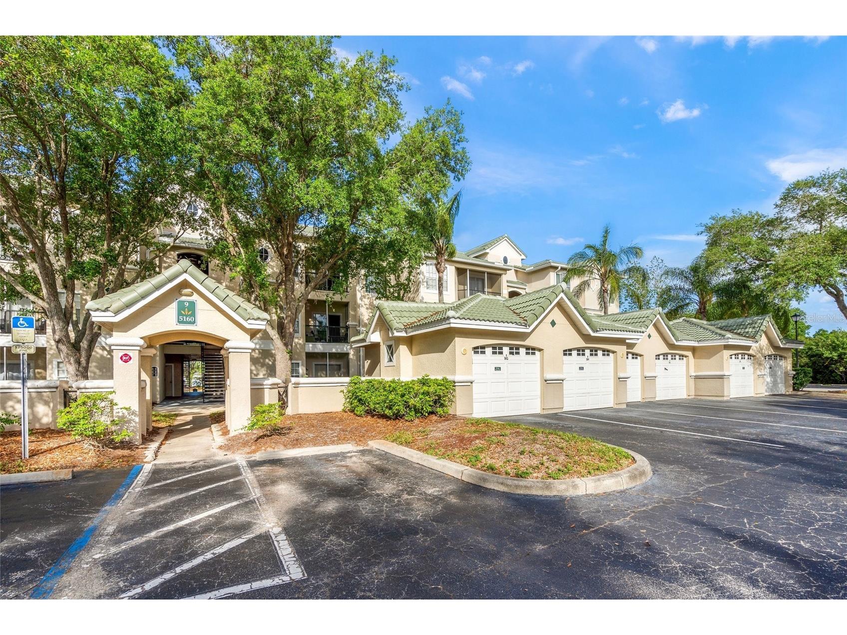 5160 Northridge Road #302 Sarasota FL 34238 A4690121 image1