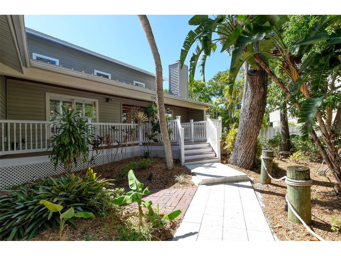 5162 Siesta Woods Drive Sarasota FL 34242 A4585978 image1