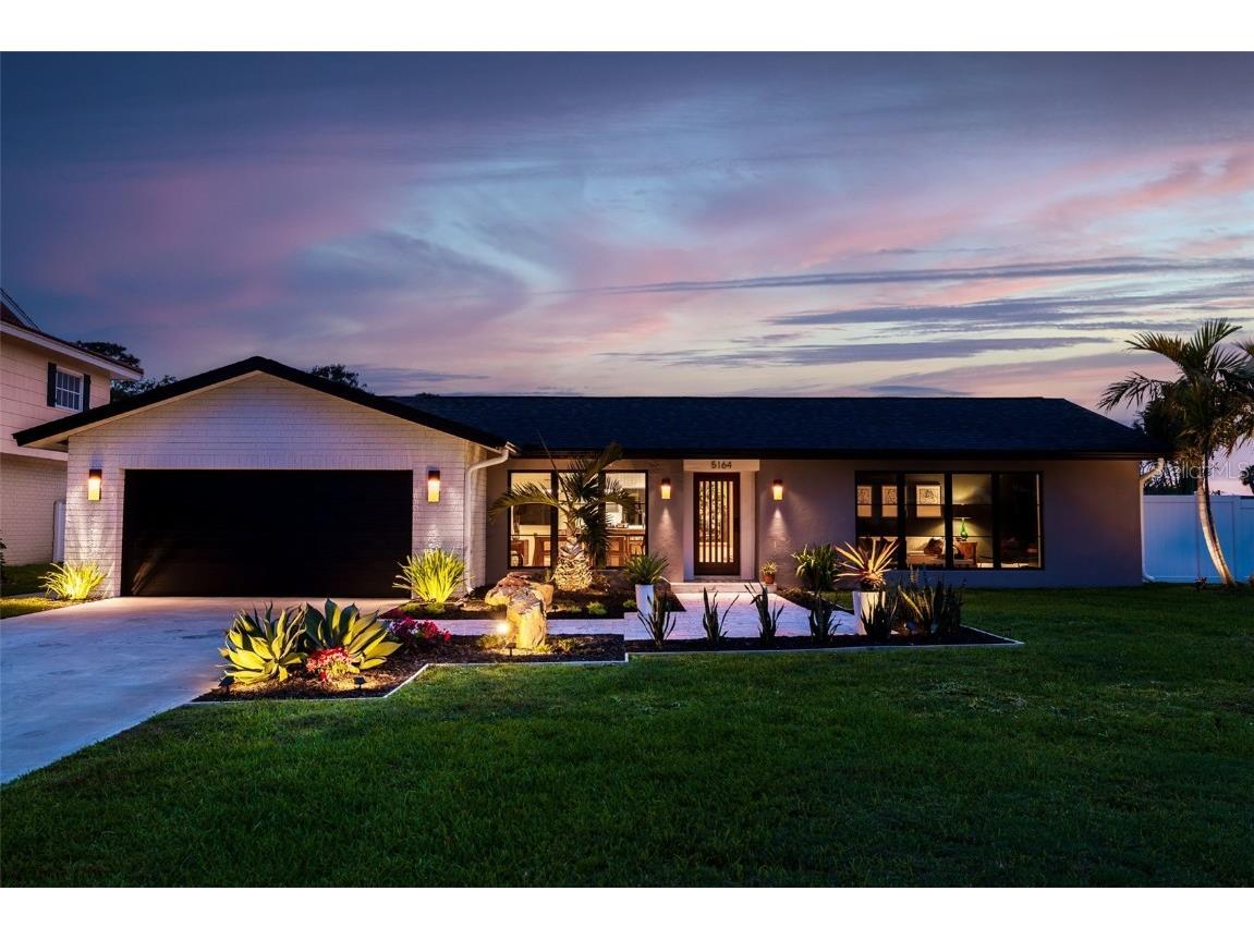 5164 Venetian Boulevard NE Saint Petersburg FL 33703 - TAMPA BAY TB8378574 image1