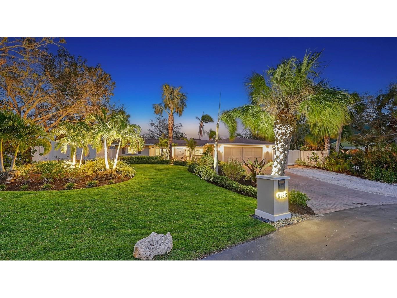 5165 Sandy Cove Avenue Siesta Key FL 34242 A4674745 image1