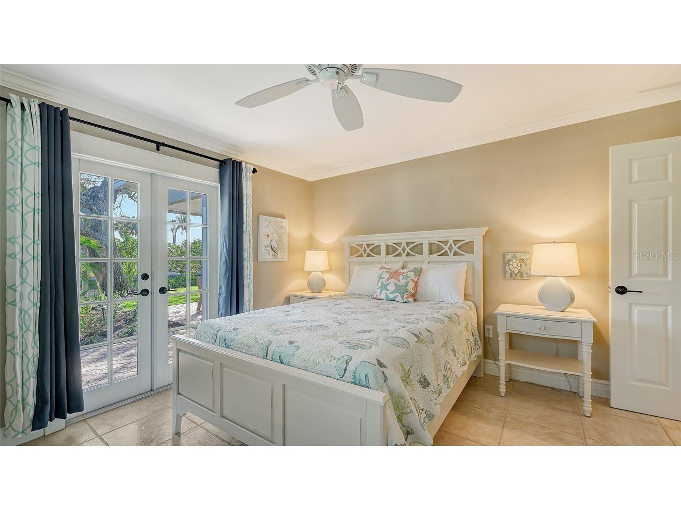 5165 Sandy Cove Avenue Siesta Key FL 34242 A4674745 image38