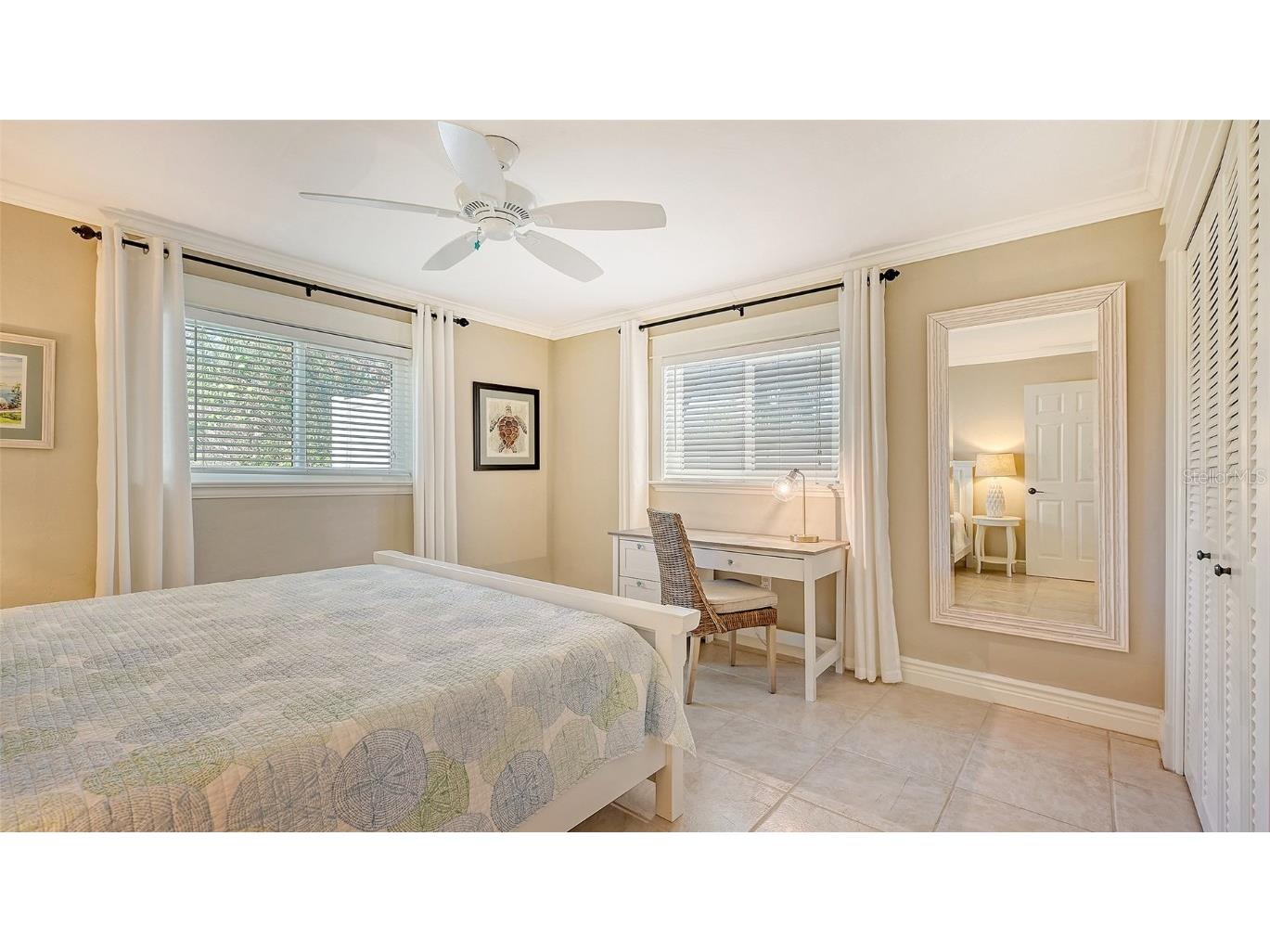 5165 Sandy Cove Avenue Siesta Key FL 34242 A4674745 image40