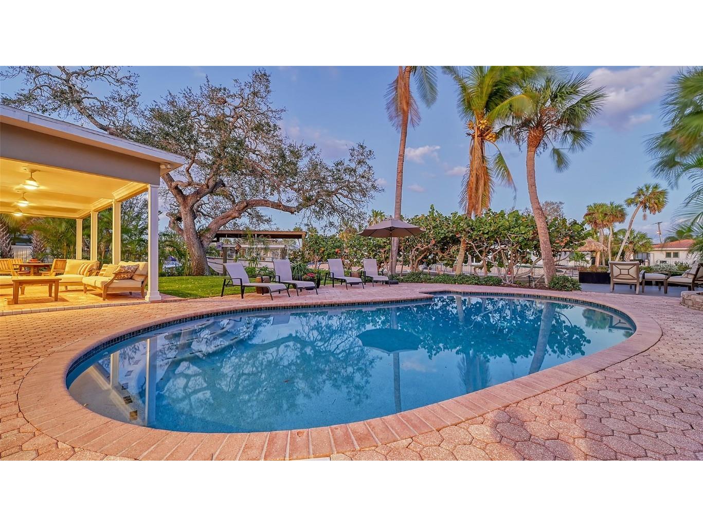 5165 Sandy Cove Avenue Siesta Key FL 34242 A4674745 image53