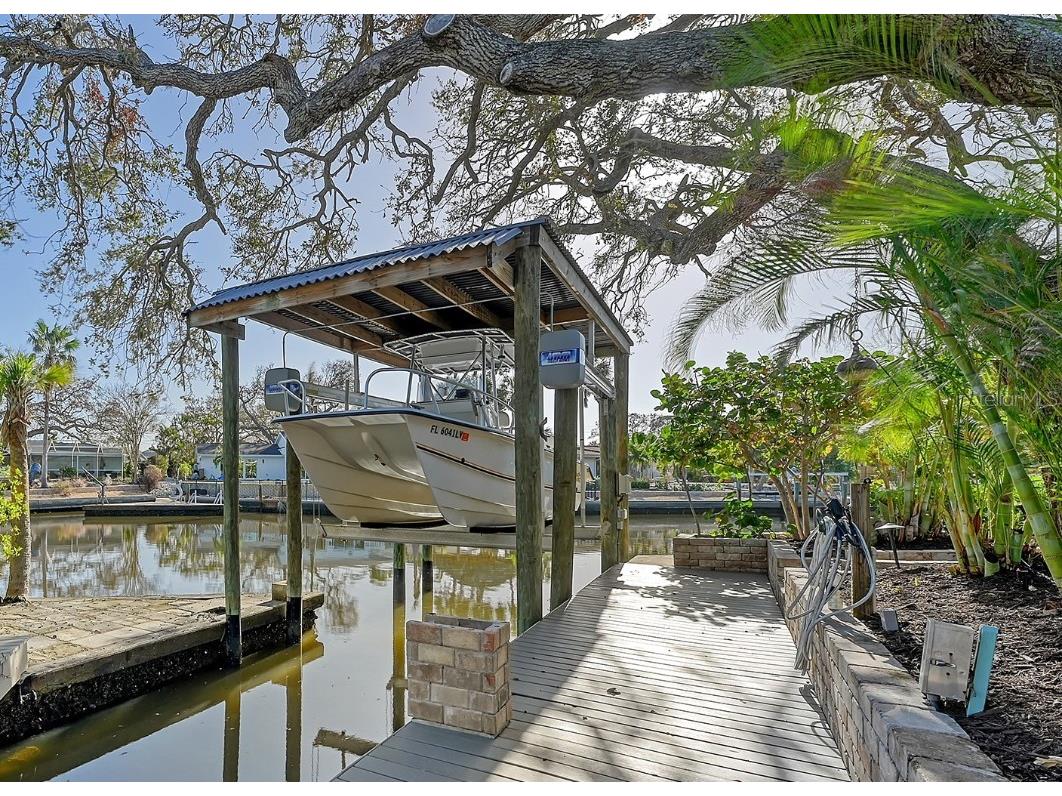 5165 Sandy Cove Avenue Siesta Key FL 34242 A4674745 image64