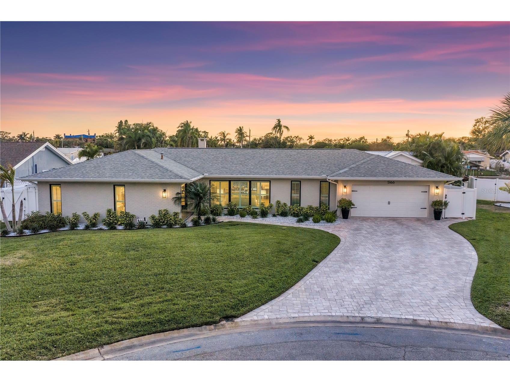 5166 Horseshoe Place NE Saint Petersburg FL 33703 TB8471710 image1