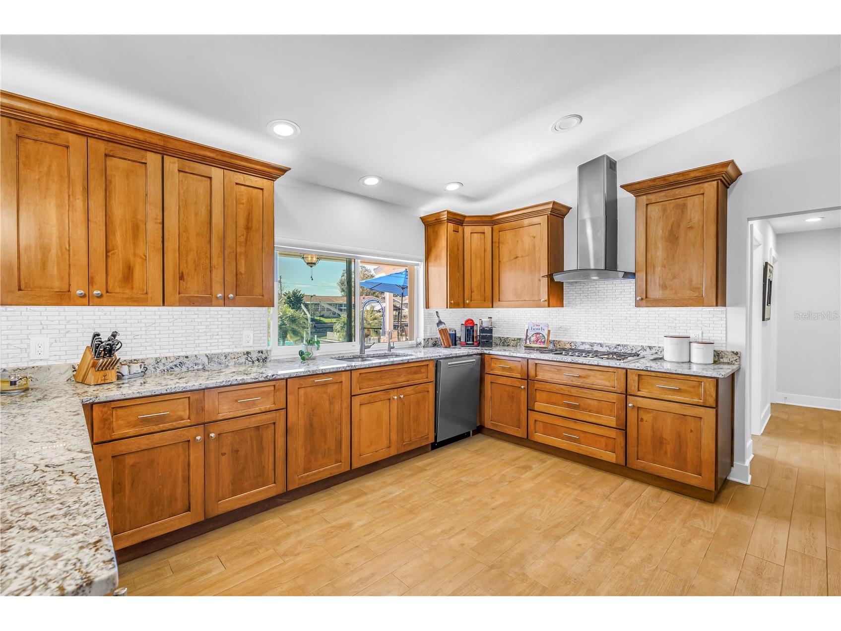 5166 Horseshoe Place NE Saint Petersburg FL 33703 TB8471710 image14