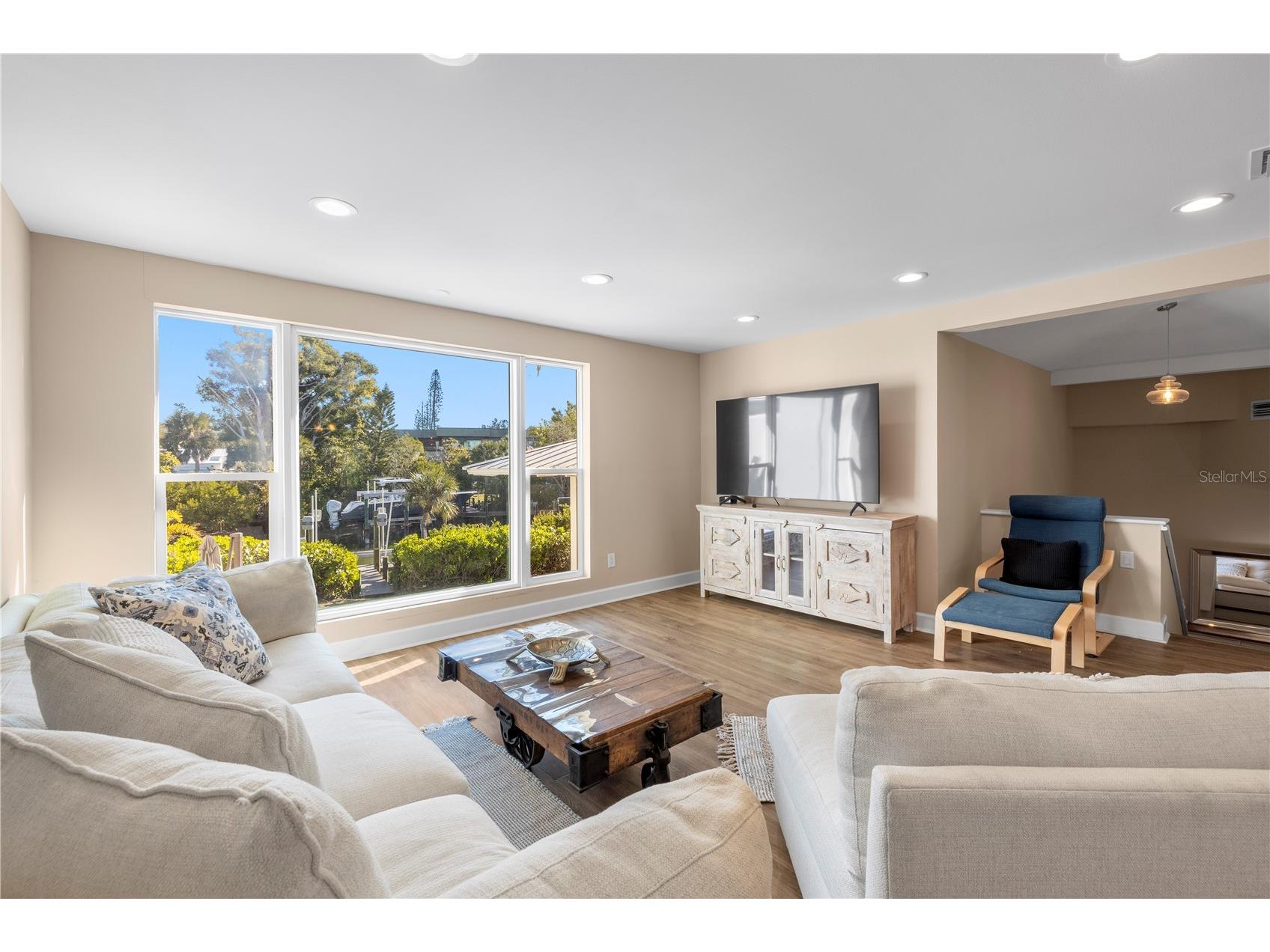 5169 Oxford Drive Sarasota FL 34242 V4948468 image11
