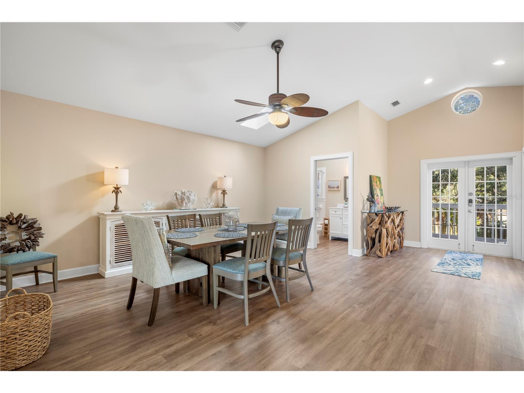 5169 Oxford Drive Sarasota FL 34242 V4948468 image13