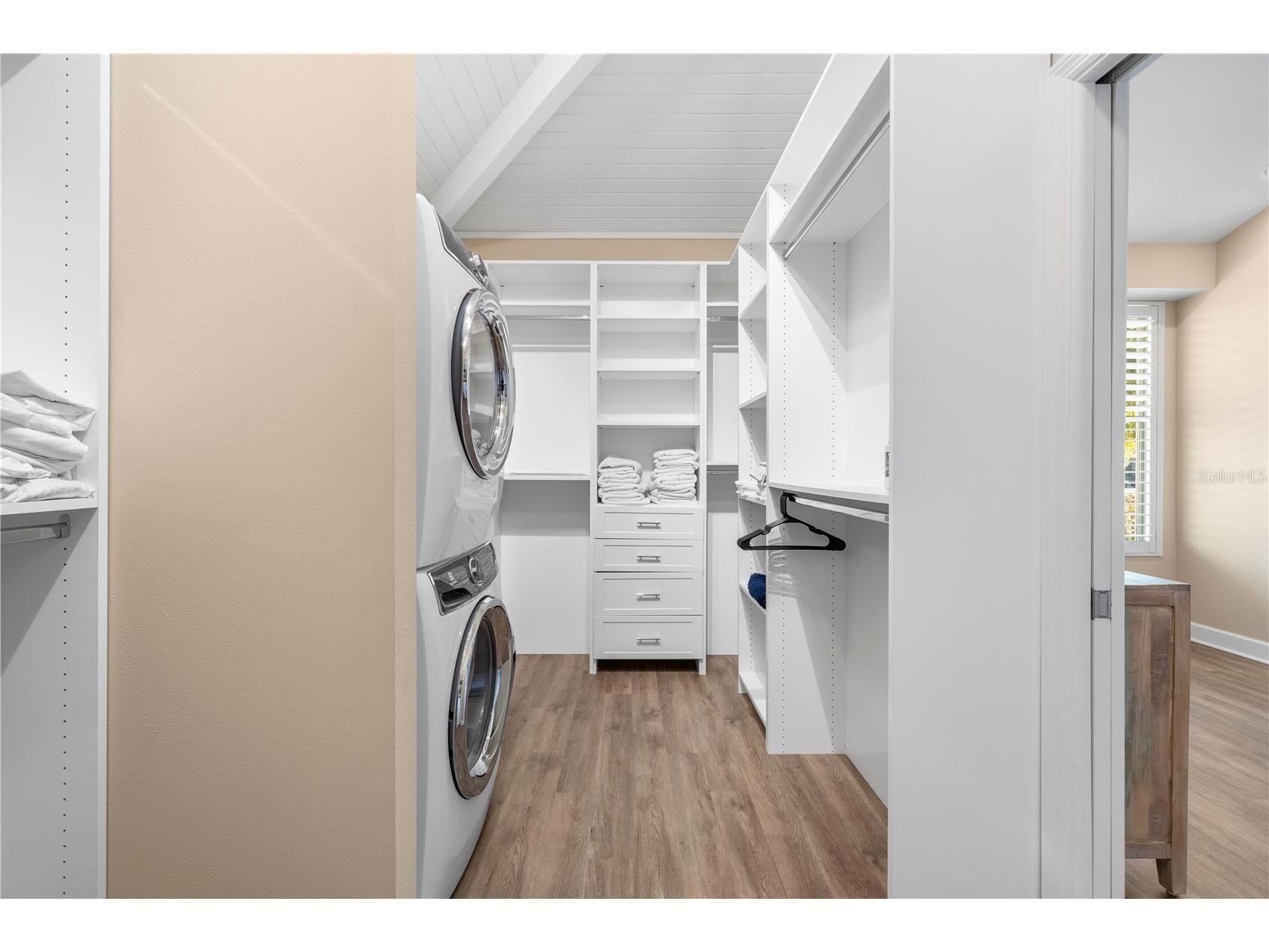 5169 Oxford Drive Sarasota FL 34242 V4948468 image18