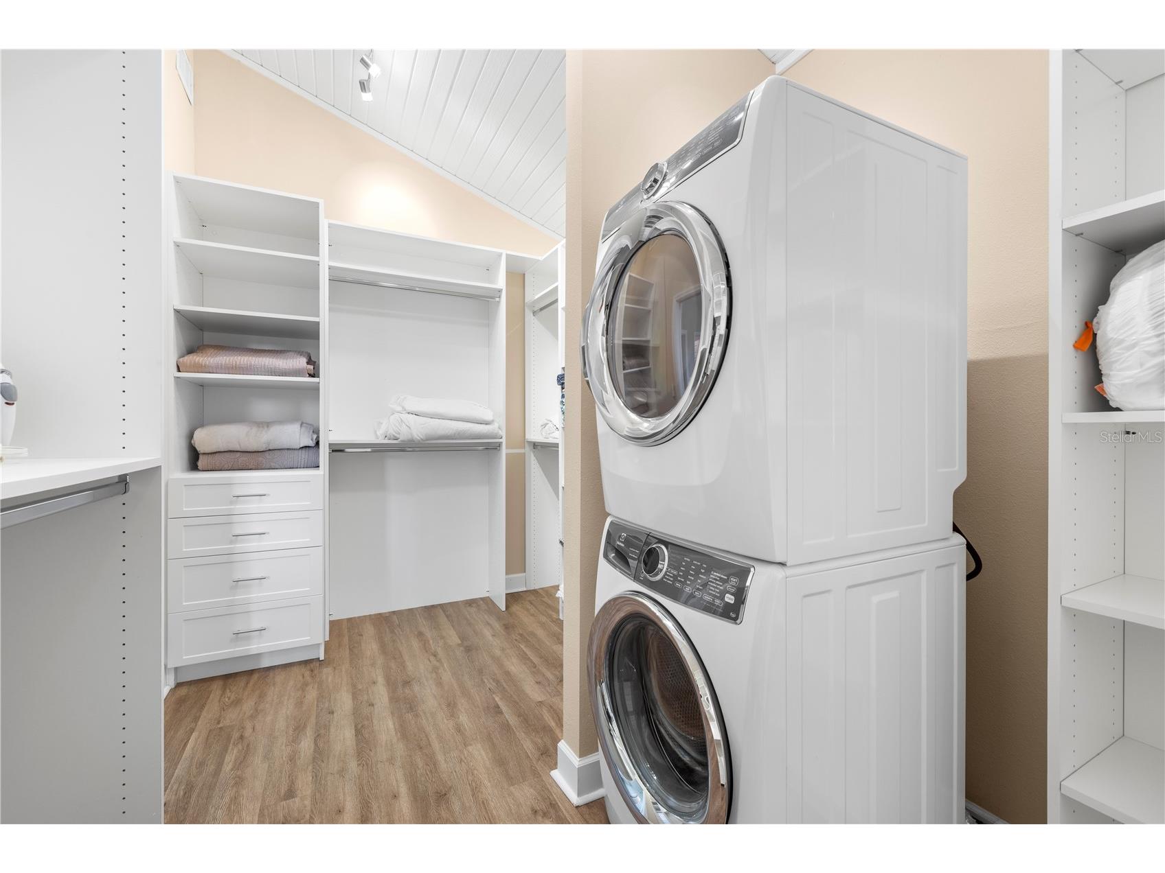 5169 Oxford Drive Sarasota FL 34242 V4948468 image19