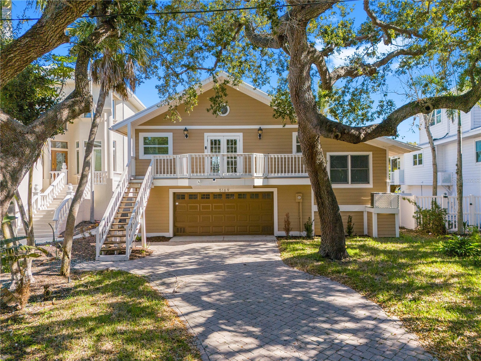 5169 Oxford Drive Sarasota FL 34242 V4948468 image2