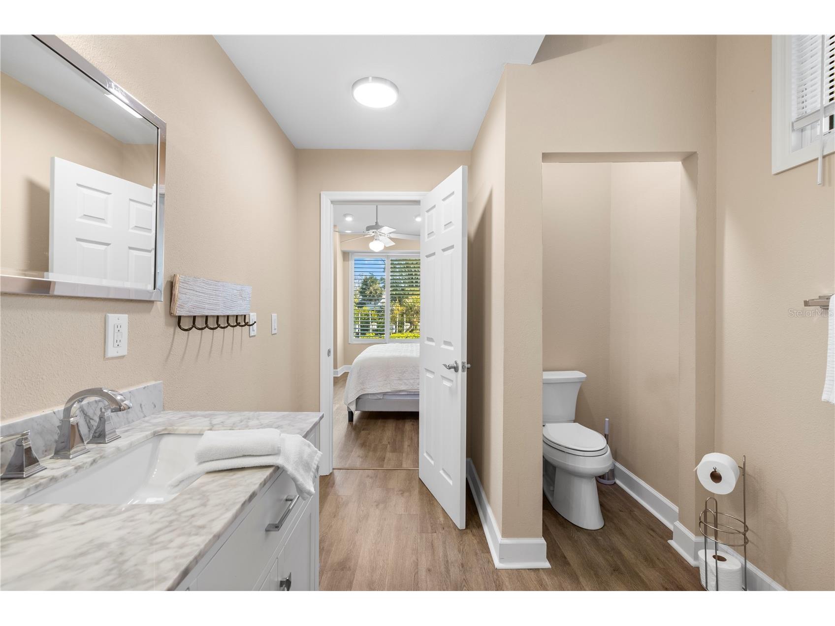 5169 Oxford Drive Sarasota FL 34242 V4948468 image23