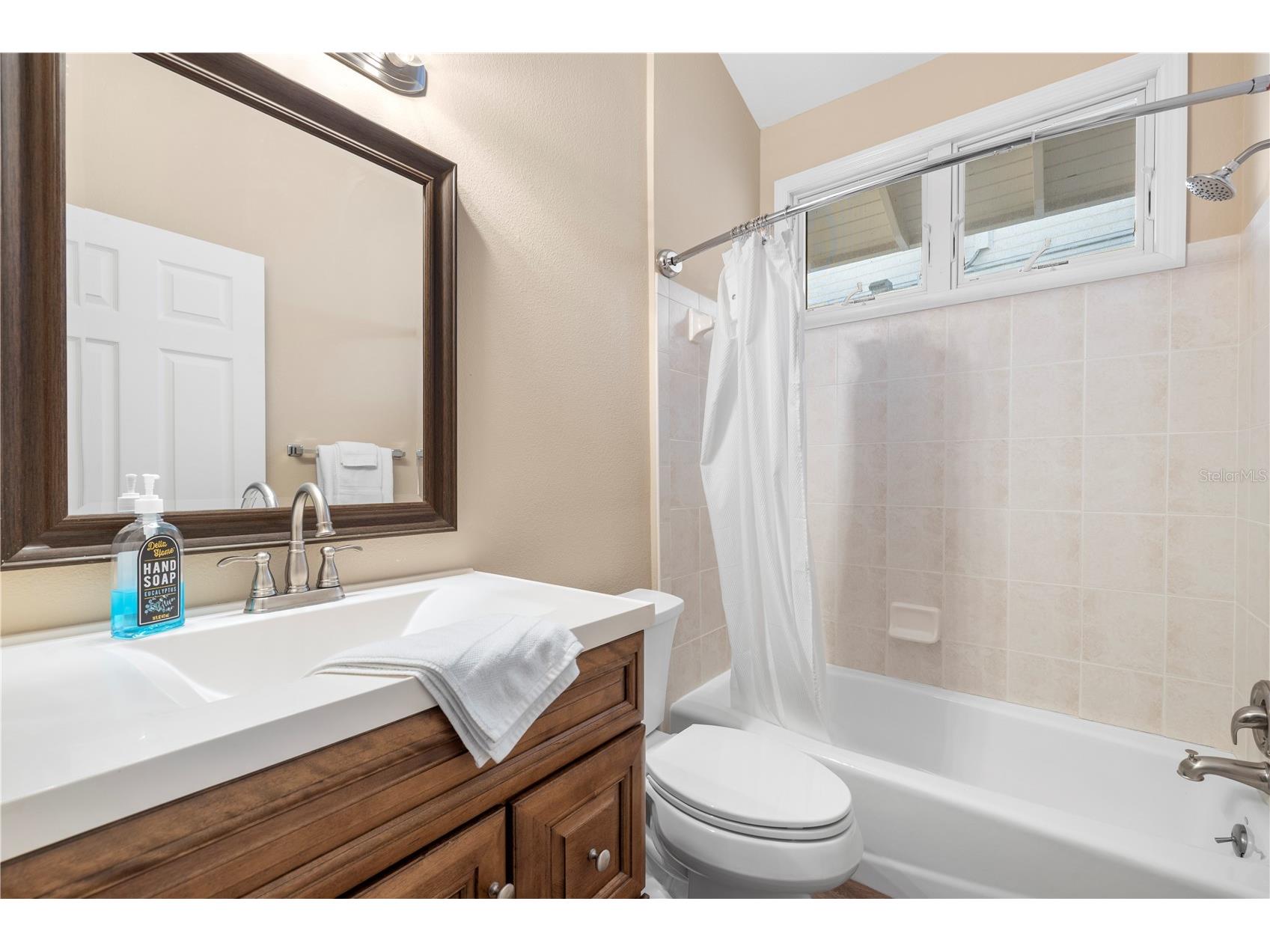 5169 Oxford Drive Sarasota FL 34242 V4948468 image25