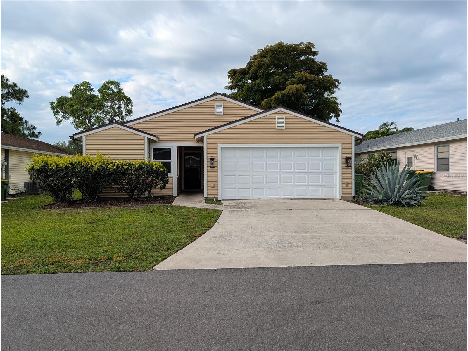 517 Bearded Oaks Circle Sarasota FL 34232 A4696585 image4