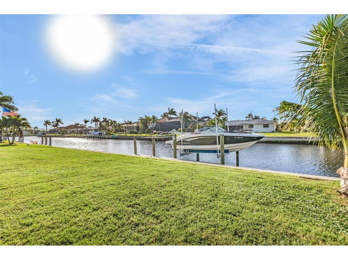 517 Belvedere Court Punta Gorda FL 33950 - MACKERAL LAGOON C7515724 image3